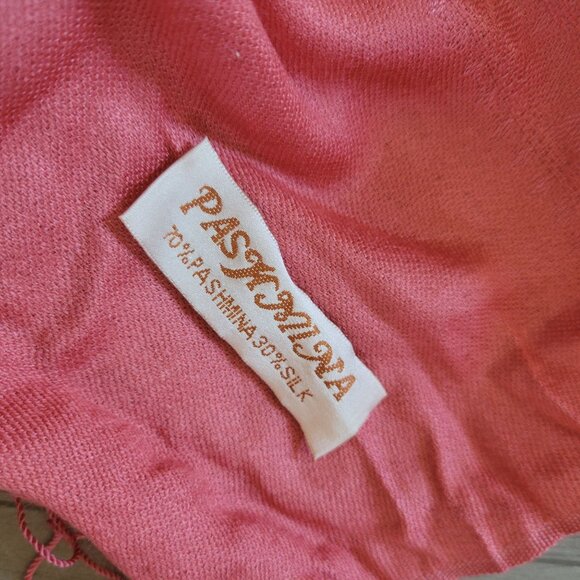 Pashmina Pink Pashmina & Silk Scarf/Shawl With Fringe - Picture 2 of 2